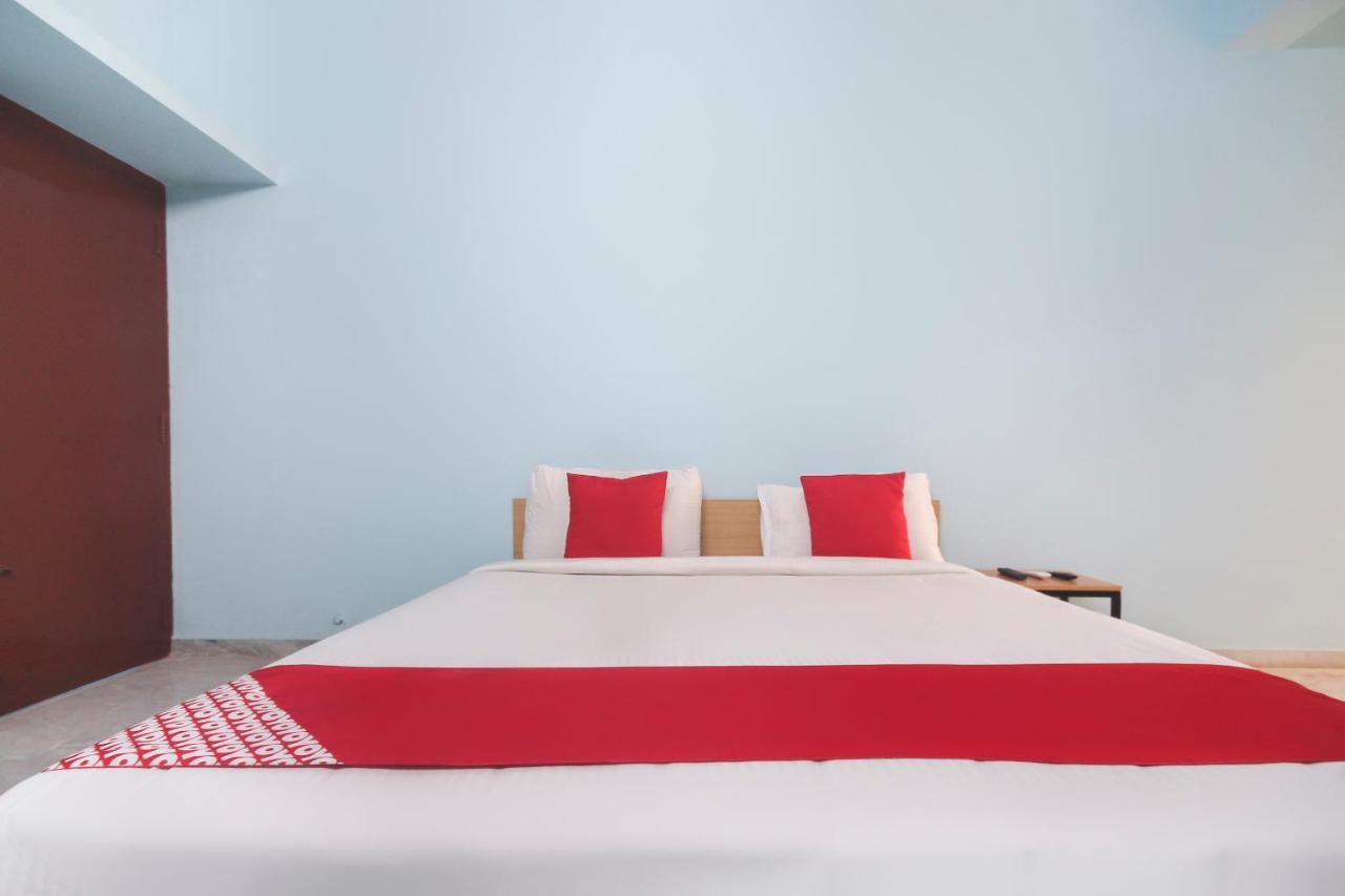 Oyo Flagship 48158 Ss Towers Hotell Podanur Eksteriør bilde